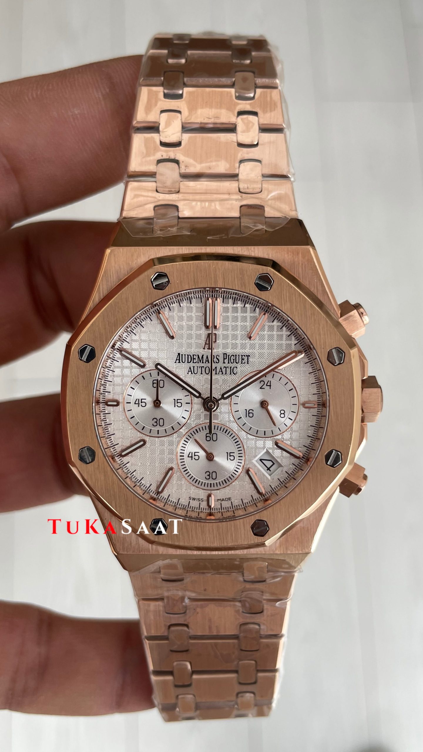 Audemars Piguet Royal Oak Chronograph 26240OR Beyaz Kadran Rose Replika Saat Audemars Piguet Royal Oak Chronograph 26240OR Beyaz Kadran Rose Replika Saat