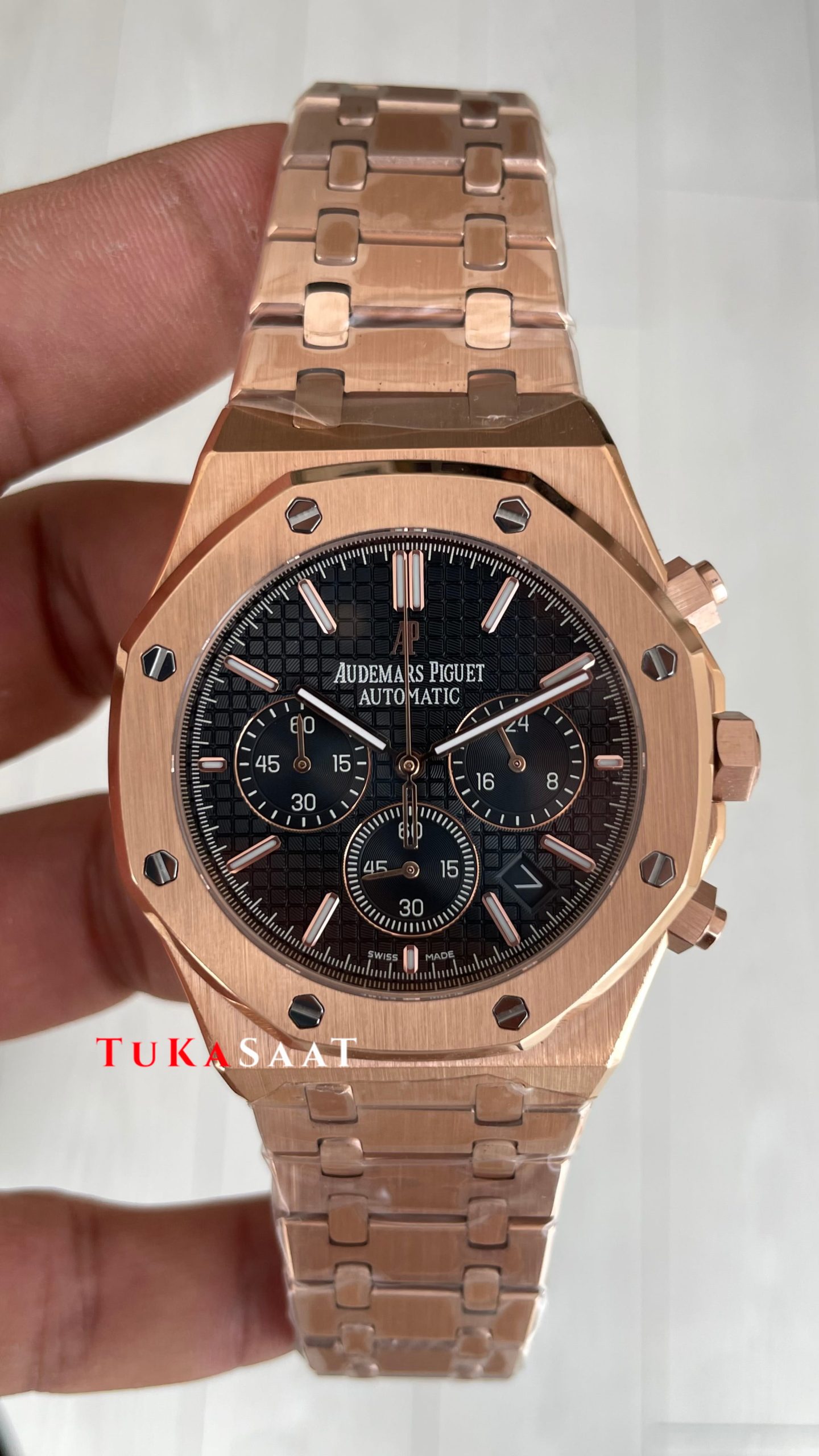 Audemars Piguet Royal Oak Chronograph 26240OR Siyah Kadran Rose Replika Saat Audemars Piguet Royal Oak Chronograph 26240OR Siyah Kadran Rose Replika Saat