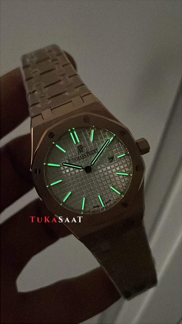 Audemars Piguet Royal Oak Lady Beyaz Kadran 67650OR Rose 33mm Kadın Replika Saat Audemars Piguet Royal Oak Lady Beyaz Kadran 67650OR Rose 33mm Kadın Replika Saat