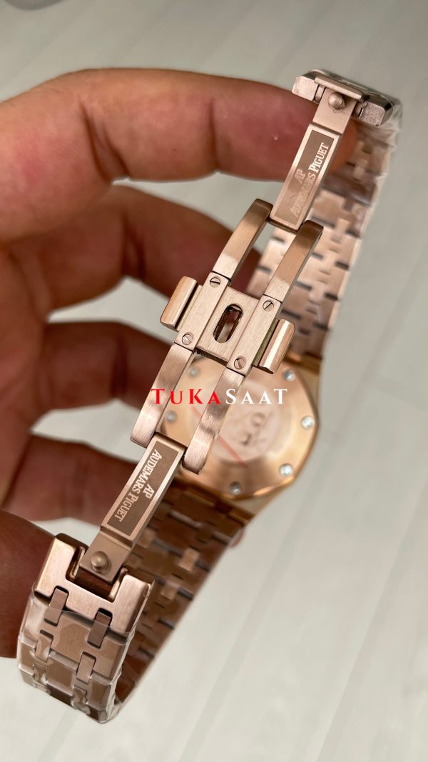 Audemars Piguet Royal Oak Lady Beyaz Kadran 67650OR Rose 33mm Kadın Replika Saat Audemars Piguet Royal Oak Lady Beyaz Kadran 67650OR Rose 33mm Kadın Replika Saat