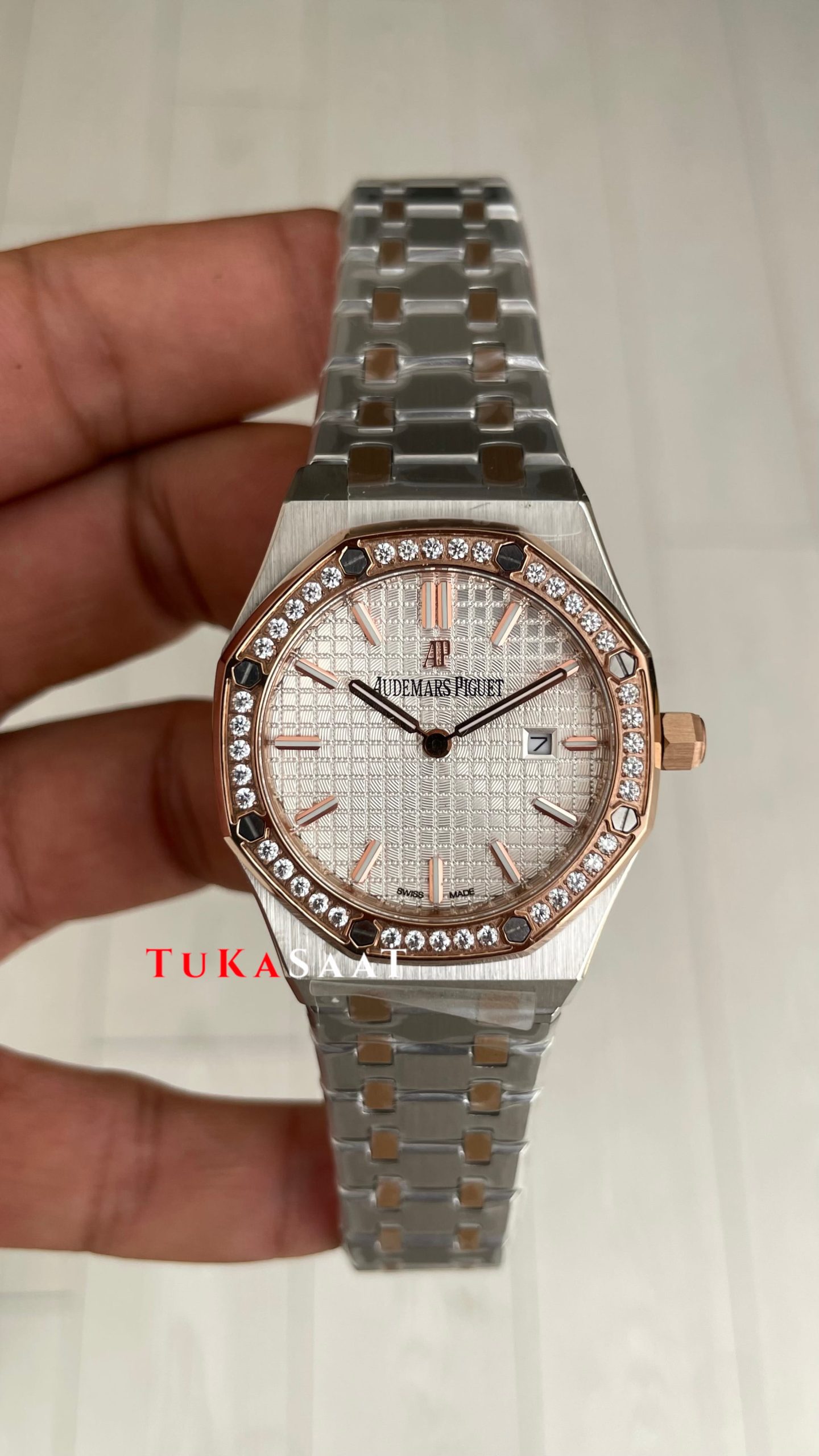 Audemars Piguet Royal Oak Lady Diamond Beyaz Kadran 67651SR Silver Rose 33mm Kadın Replika Saat Audemars Piguet Royal Oak Lady Diamond Beyaz Kadran 67651SR Silver Rose 33mm Kadın Replika Saat