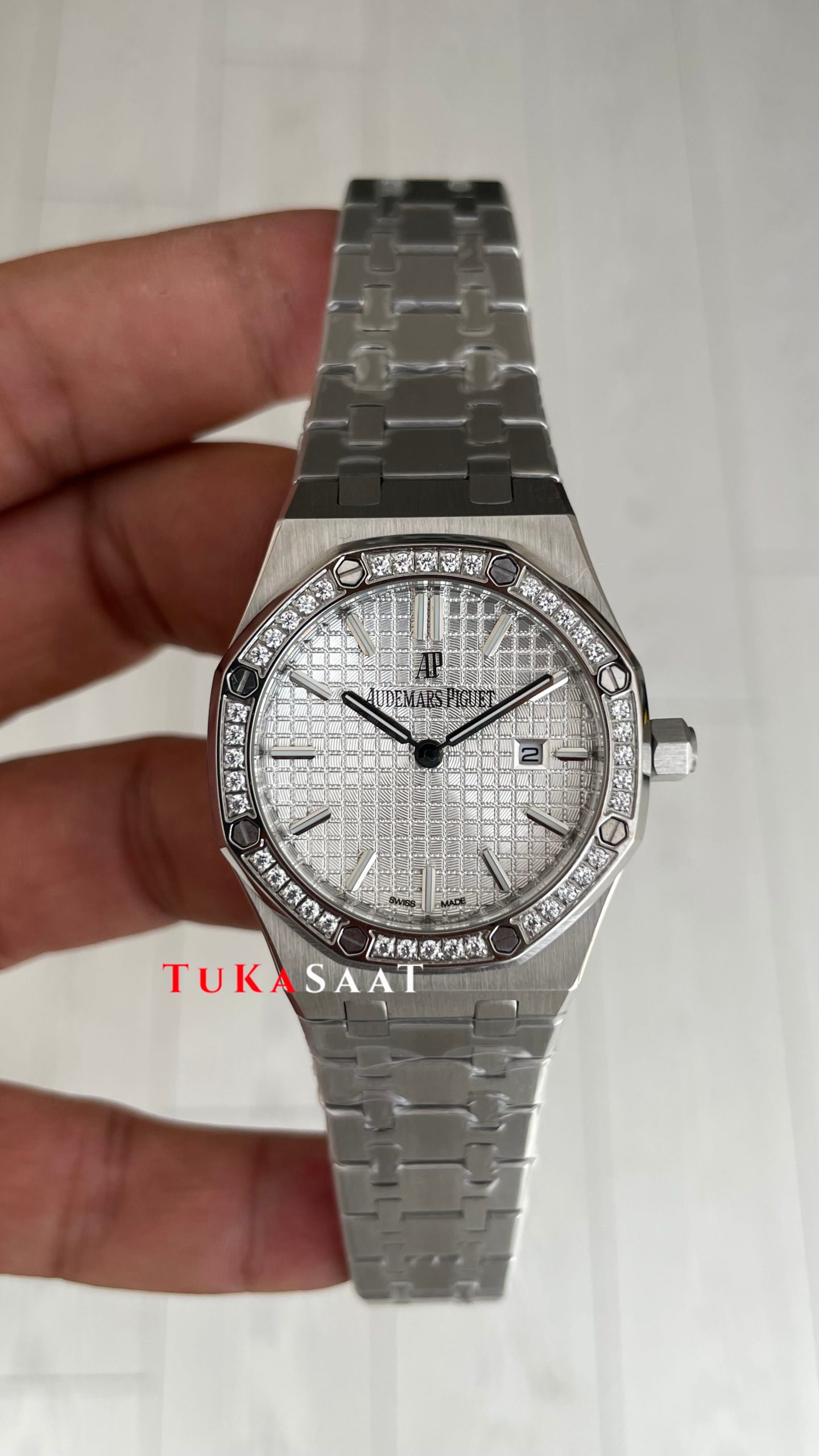 Audemars Piguet Royal Oak Lady Diamond Beyaz Kadran 67651ST Silver 33mm Kadın Replika Saat Audemars Piguet Royal Oak Lady Diamond Beyaz Kadran 67651ST Silver 33mm Kadın Replika Saat