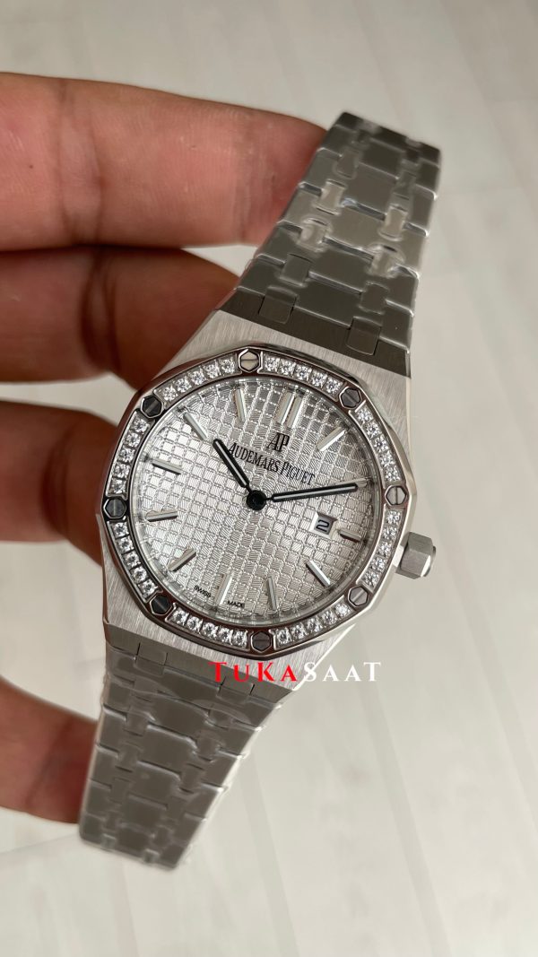 Audemars Piguet Royal Oak Lady Diamond Beyaz Kadran 67651ST Silver 33mm Kadın Replika Saat Audemars Piguet Royal Oak Lady Diamond Beyaz Kadran 67651ST Silver 33mm Kadın Replika Saat