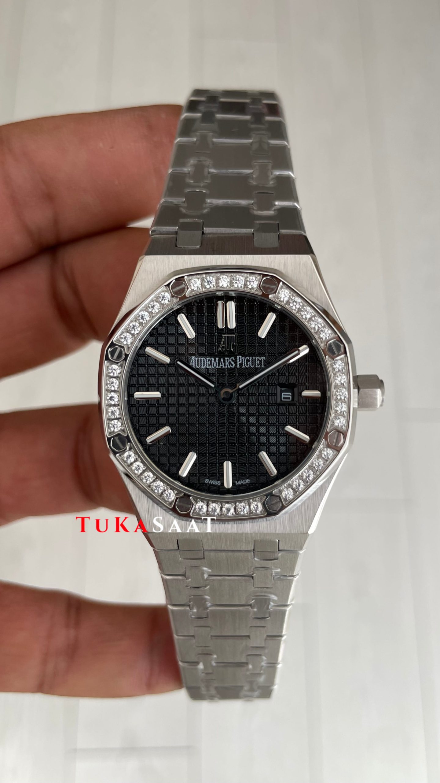 Audemars Piguet Royal Oak Lady Diamond Siyah Kadran 67651ST Silver 33mm Kadın Replika Saat Audemars Piguet Royal Oak Lady Diamond Siyah Kadran 67651ST Silver 33mm Kadın Replika Saat