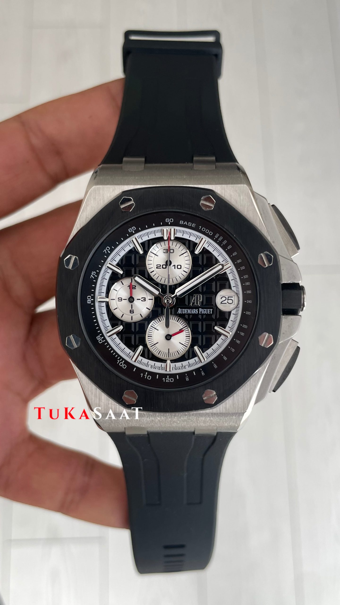 Audemars Piguet Royal Oak Offshore Chronograph Siyah Kadran 26400SO Rubber 43 mm Replika Saatf Audemars Piguet Royal Oak Offshore Chronograph Siyah Kadran 26400SO Rubber 43 mm Replika Saat