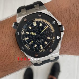 Audemars Piguet Royal Oak Offshore Diver 15720CN Siyah Kadran 42 mm Replika Saat