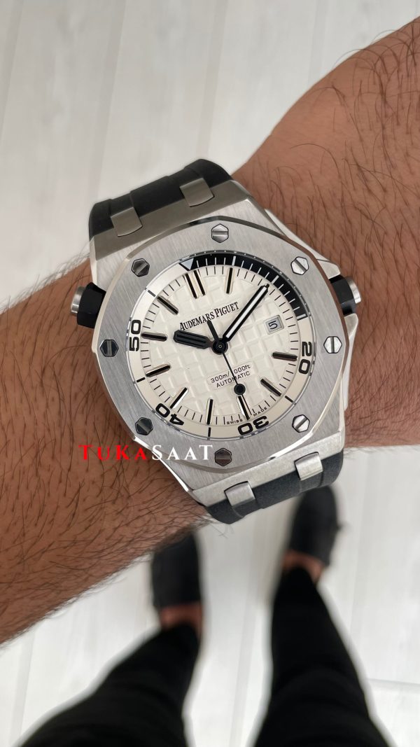 Audemars Piguet Royal Oak Offshore Diver Beyaz Kadran 15710ST Silver 42 mm Replika Saat Audemars Piguet Royal Oak Offshore Diver Beyaz Kadran 15710ST Silver 42 mm Replika Saat