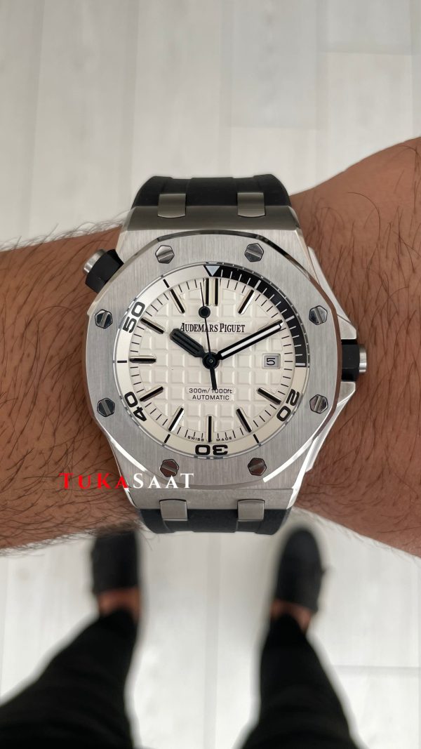 Audemars Piguet Royal Oak Offshore Diver Beyaz Kadran 15710ST Silver 42 mm Replika Saat Audemars Piguet Royal Oak Offshore Diver Beyaz Kadran 15710ST Silver 42 mm Replika Saat