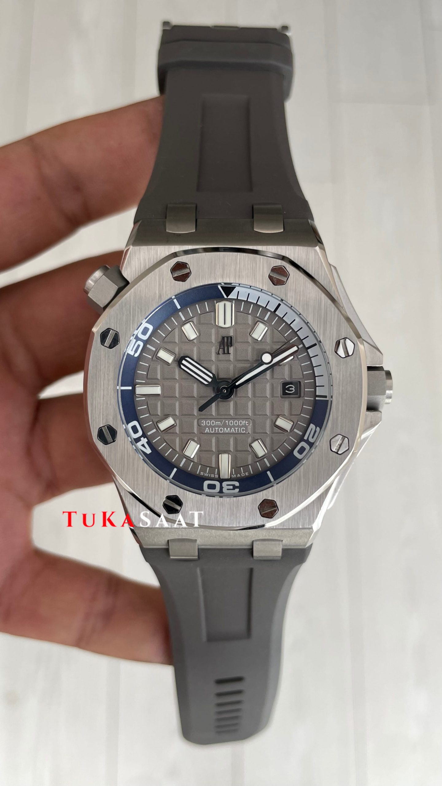 Audemars Piguet Royal Oak Offshore Diver Gri Kadran 15720ST Silver 42mm Replika Saat Audemars Piguet Royal Oak Offshore Diver Gri Kadran 15720ST Silver 42mm Replika Saat