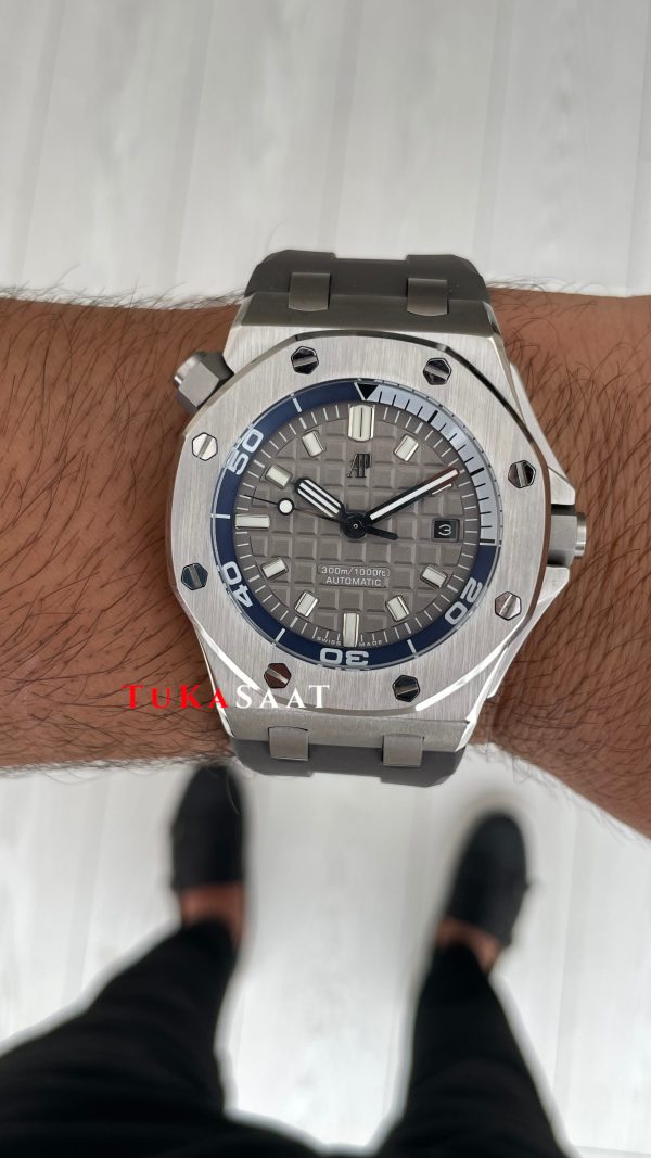 Audemars Piguet Royal Oak Offshore Diver Gri Kadran 15720ST Silver 42mm Replika Saat Audemars Piguet Royal Oak Offshore Diver Gri Kadran 15720ST Silver 42mm Replika Saat