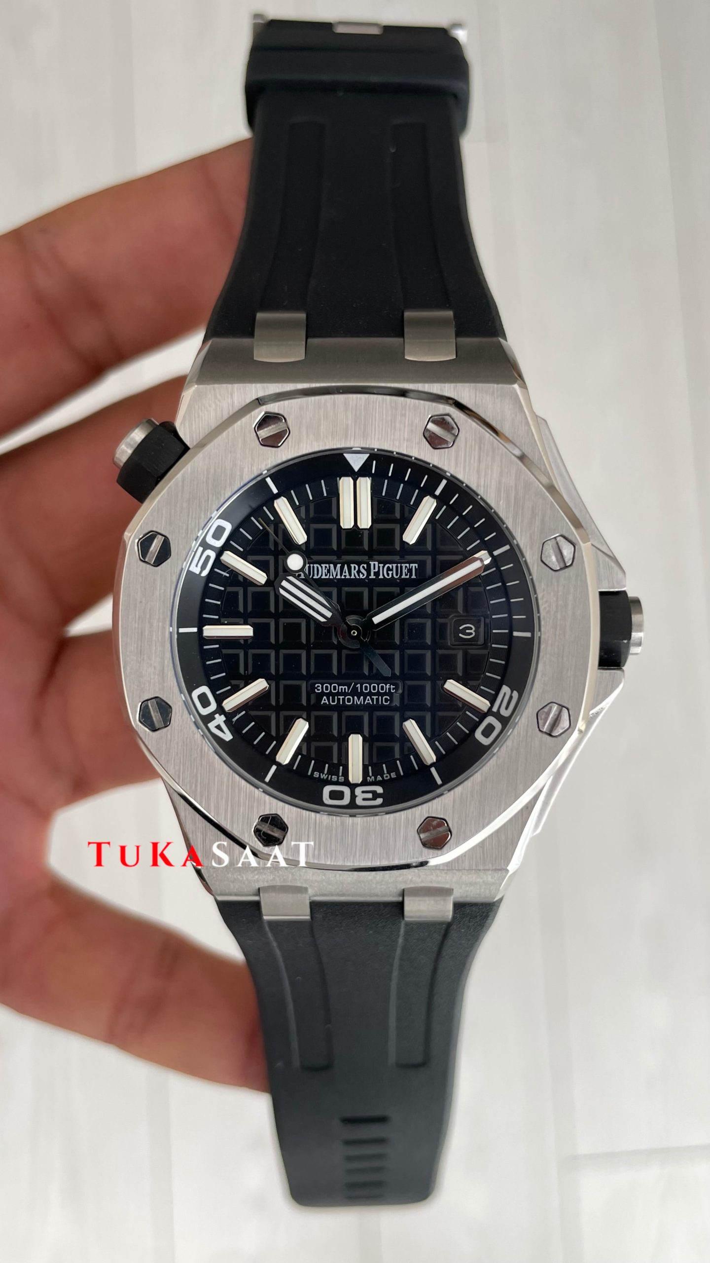 Audemars Piguet Royal Oak Offshore Diver Siyah Kadran 15710ST Silver 42 mm Replika Saat Audemars Piguet Royal Oak Offshore Diver Siyah Kadran 15710ST Silver 42 mm Replika Saat