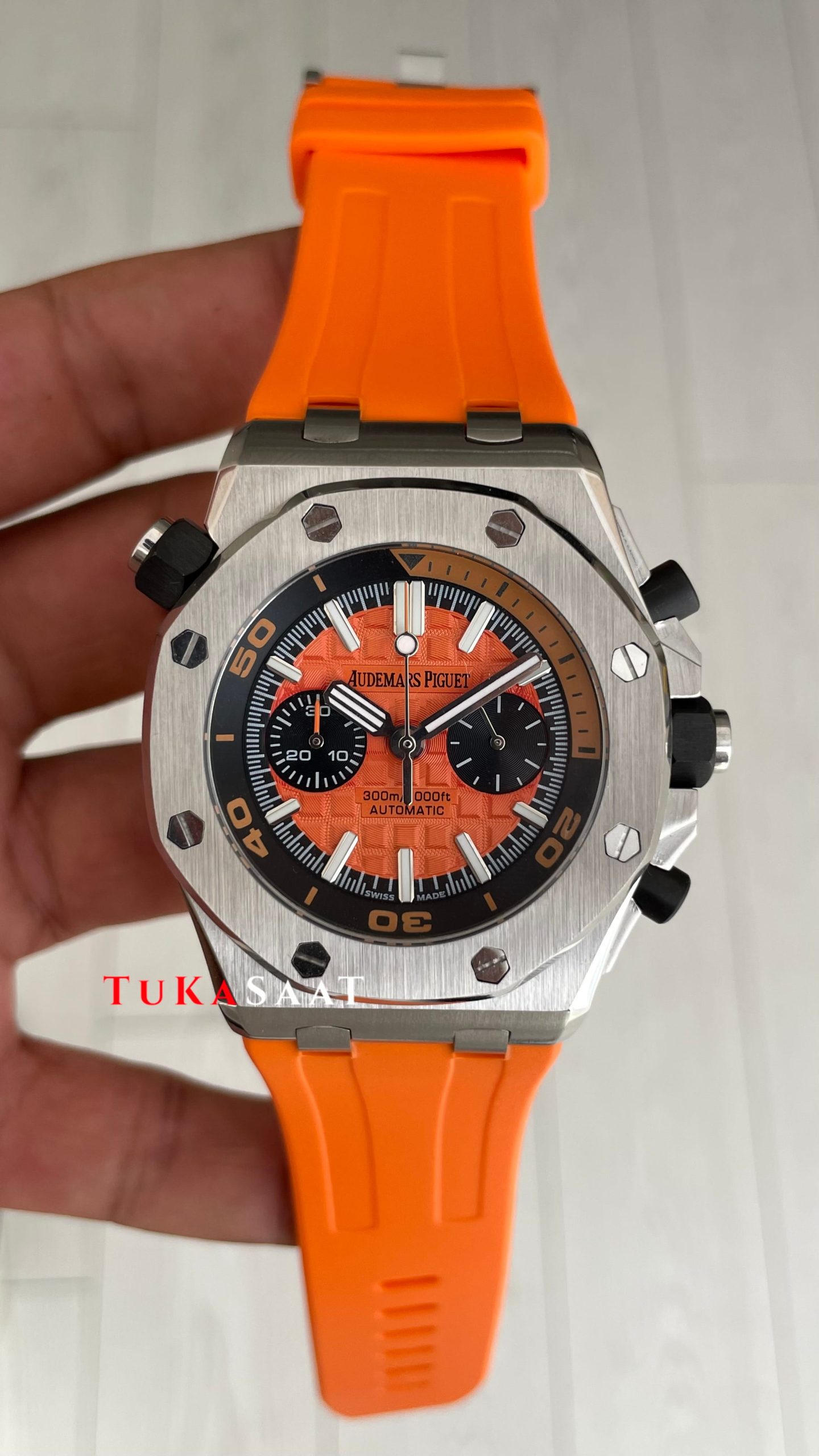 Audemars Piguet Royal Oak Offshore Diver Turuncu Kadran 26703ST Orange 42mm Replika Saat Audemars Piguet Royal Oak Offshore Diver Turuncu Kadran 26703ST Orange 42mm Replika Saat