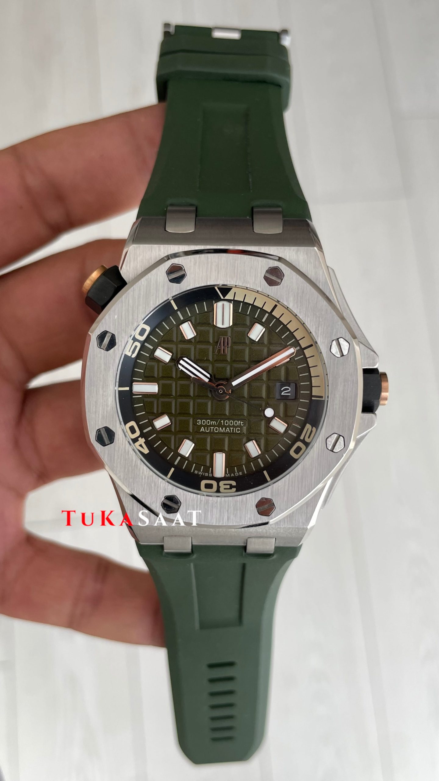 Audemars Piguet Royal Oak Offshore Diver Yeşil Kadran 15720ST Khaki Green Silver 42mm Replika Saat Audemars Piguet Royal Oak Offshore Diver Yeşil Kadran 15720ST Khaki Green Silver 42mm Replika Saat