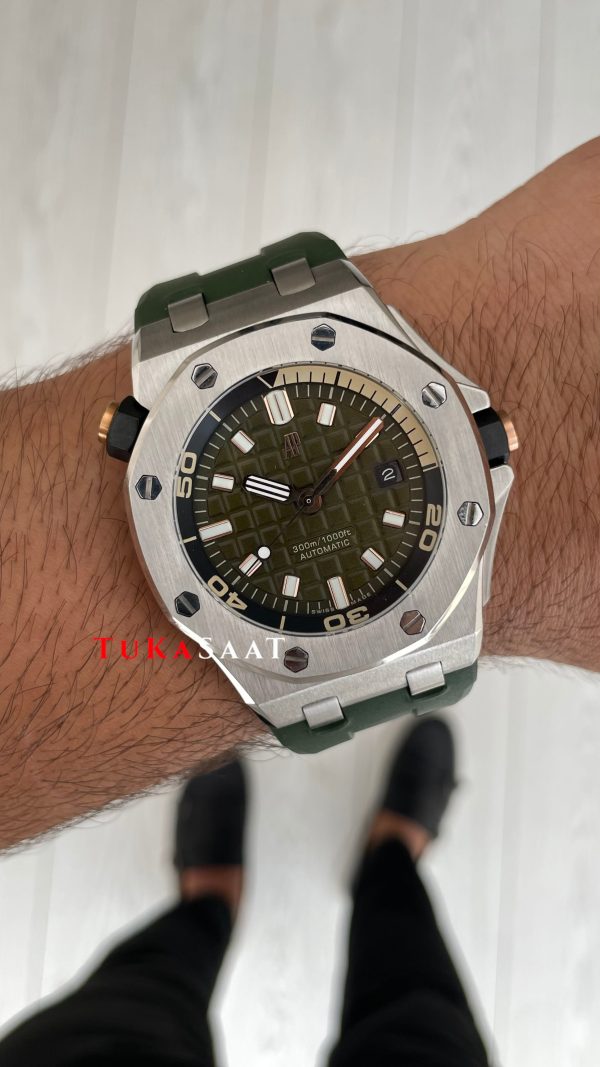 Audemars Piguet Royal Oak Offshore Diver Yeşil Kadran 15720ST Khaki Green Silver 42mm Replika Saat Audemars Piguet Royal Oak Offshore Diver Yeşil Kadran 15720ST Khaki Green Silver 42mm Replika Saat