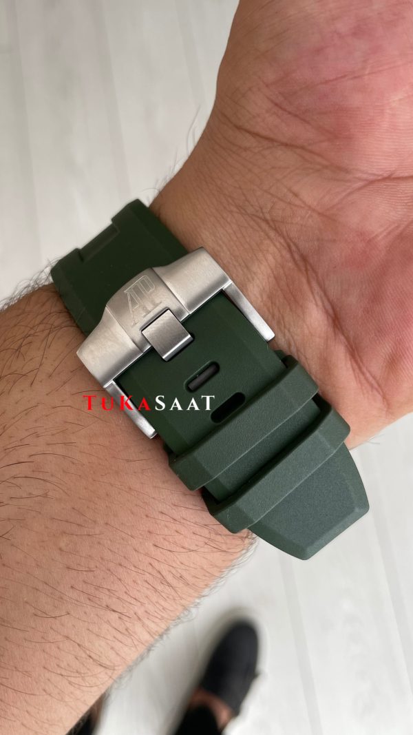 Audemars Piguet Royal Oak Offshore Diver Yeşil Kadran 15720ST Khaki Green Silver 42mm Replika Saat Audemars Piguet Royal Oak Offshore Diver Yeşil Kadran 15720ST Khaki Green Silver 42mm Replika Saat