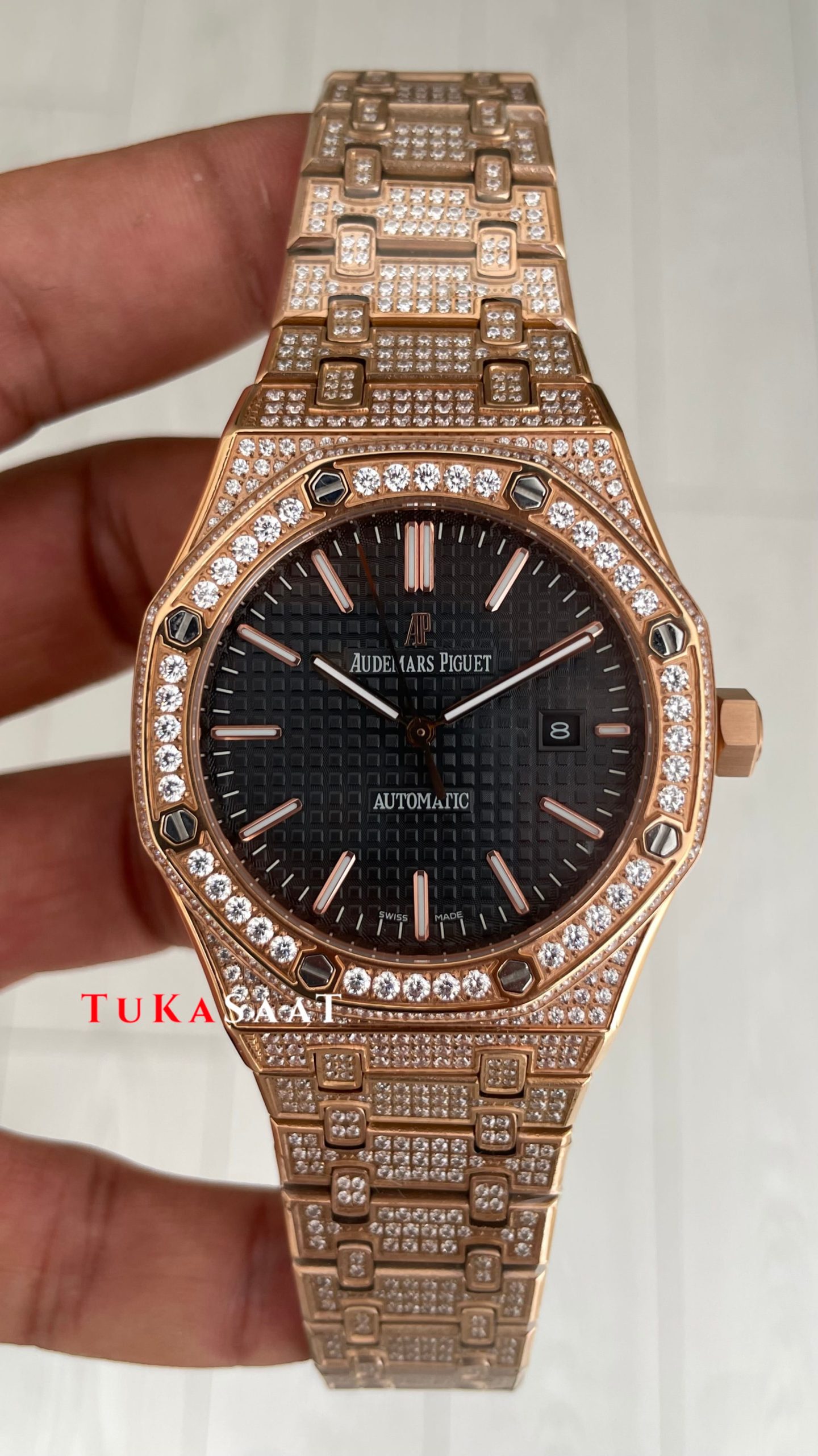 Audemars Piguet Royal Oak Siyah Kadran 15400OR Diamond Rose Replika Saat Audemars Piguet Royal Oak Siyah Kadran 15400OR Diamond Rose Replika Saat