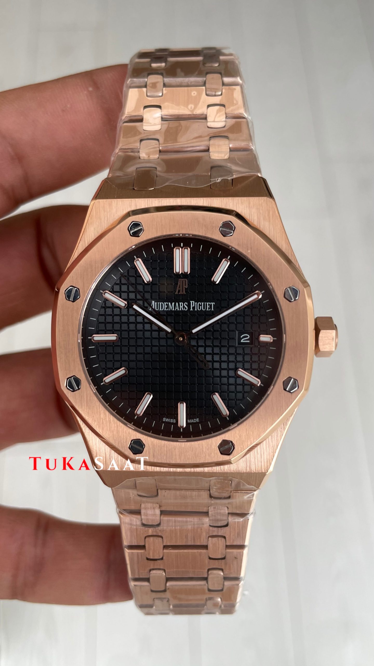 Audemars Piguet Royal Oak Siyah Kadran 15510OR 50th Anniversary Rose Replika Saat Audemars Piguet Royal Oak Siyah Kadran 15510OR 50th Anniversary Rose Replika Saat