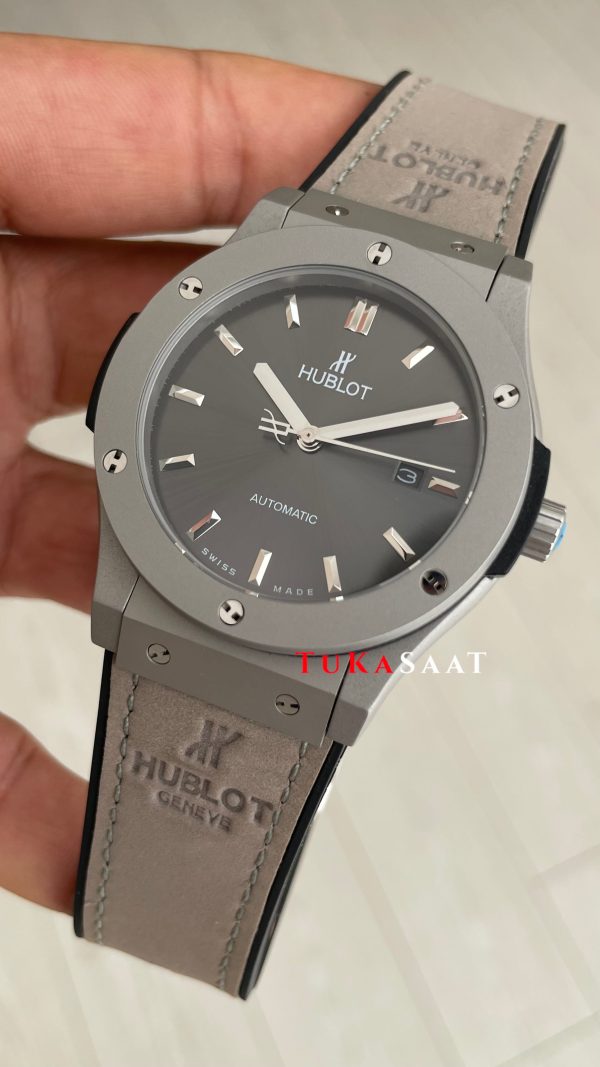 Hublot Classic Fusion Grey 42mm Replika Saat Hublot Classic Fusion Grey 42mm Replika Saat
