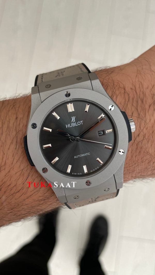 Hublot Classic Fusion Grey 42mm Replika Saat Hublot Classic Fusion Grey 42mm Replika Saat