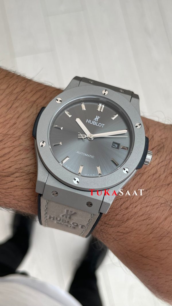 Hublot Classic Fusion Grey 42mm Replika Saat Hublot Classic Fusion Grey 42mm Replika Saat