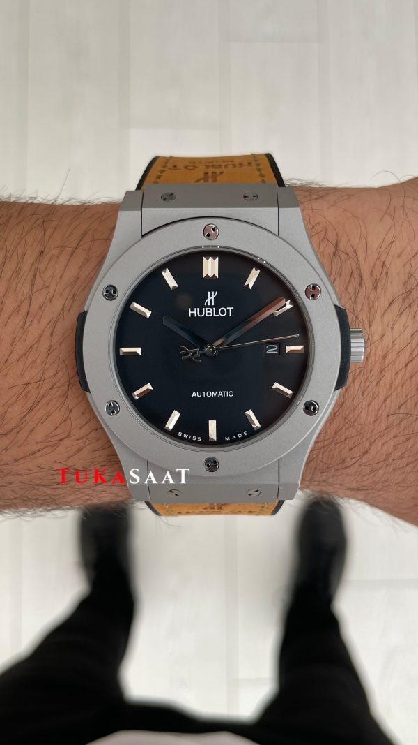 Hublot Classic Fusion Siyah Kadran 42 mm Kahverengi Replika Saat Hublot Classic Fusion Siyah Kadran 42 mm Kahverengi Replika Saat