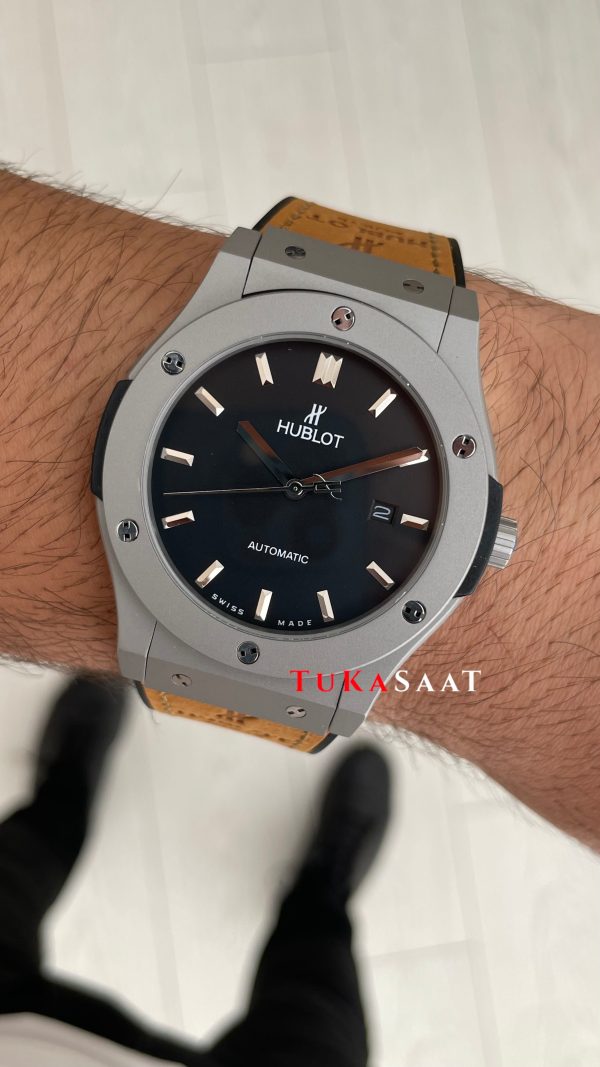 Hublot Classic Fusion Siyah Kadran 42 mm Kahverengi Replika Saat Hublot Classic Fusion Siyah Kadran 42 mm Kahverengi Replika Saat