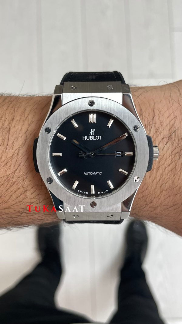Hublot Classic Fusion Siyah Kadran 42mm Silver Replika Saat Hublot Classic Fusion Siyah Kadran 42mm Silver Replika Saat