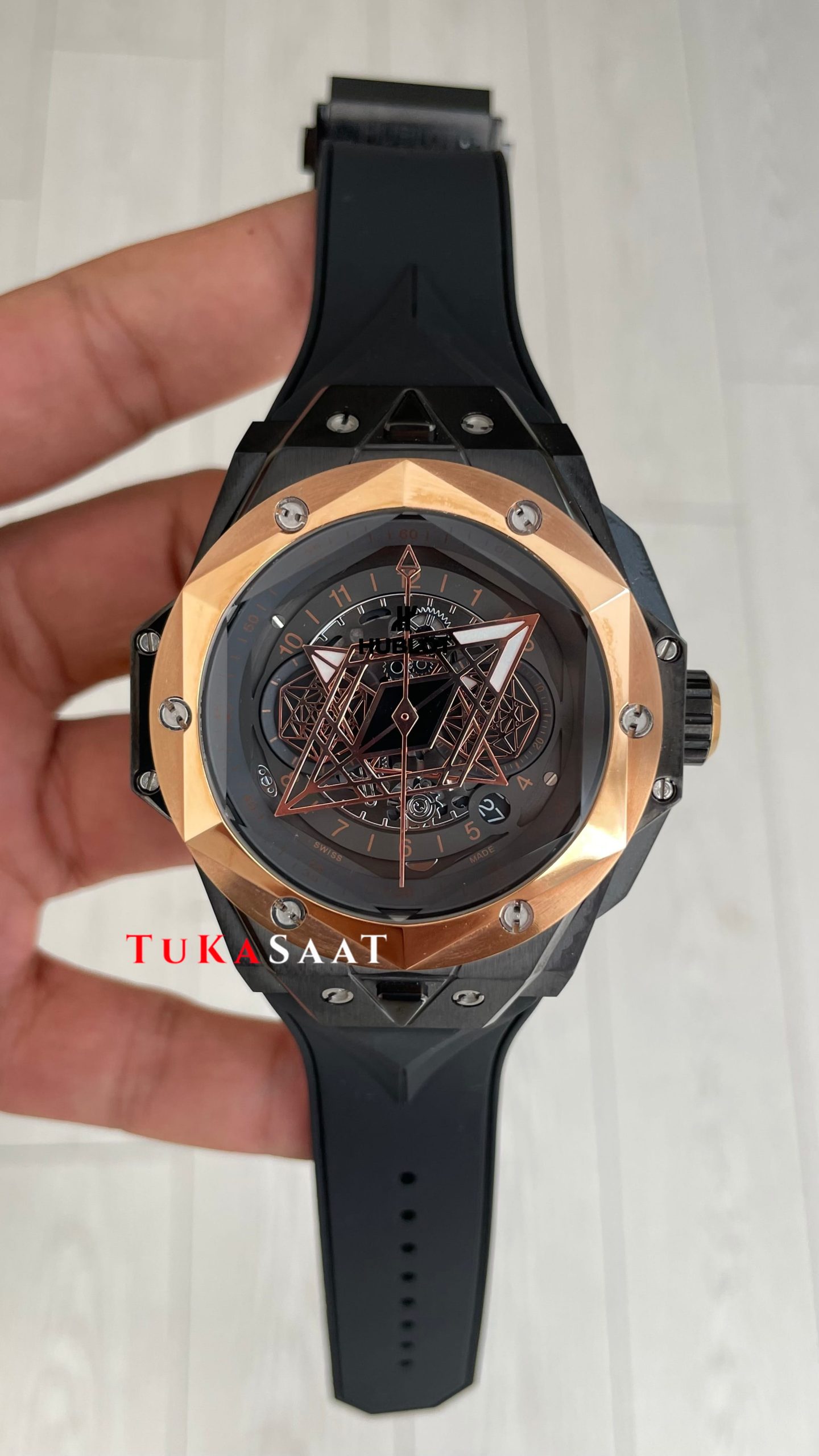 Hublot Sang Bleu II Black Magic 45mm Rose Black Replika Saat Hublot Sang Bleu II Black Magic 45mm Rose Black Replika Saat
