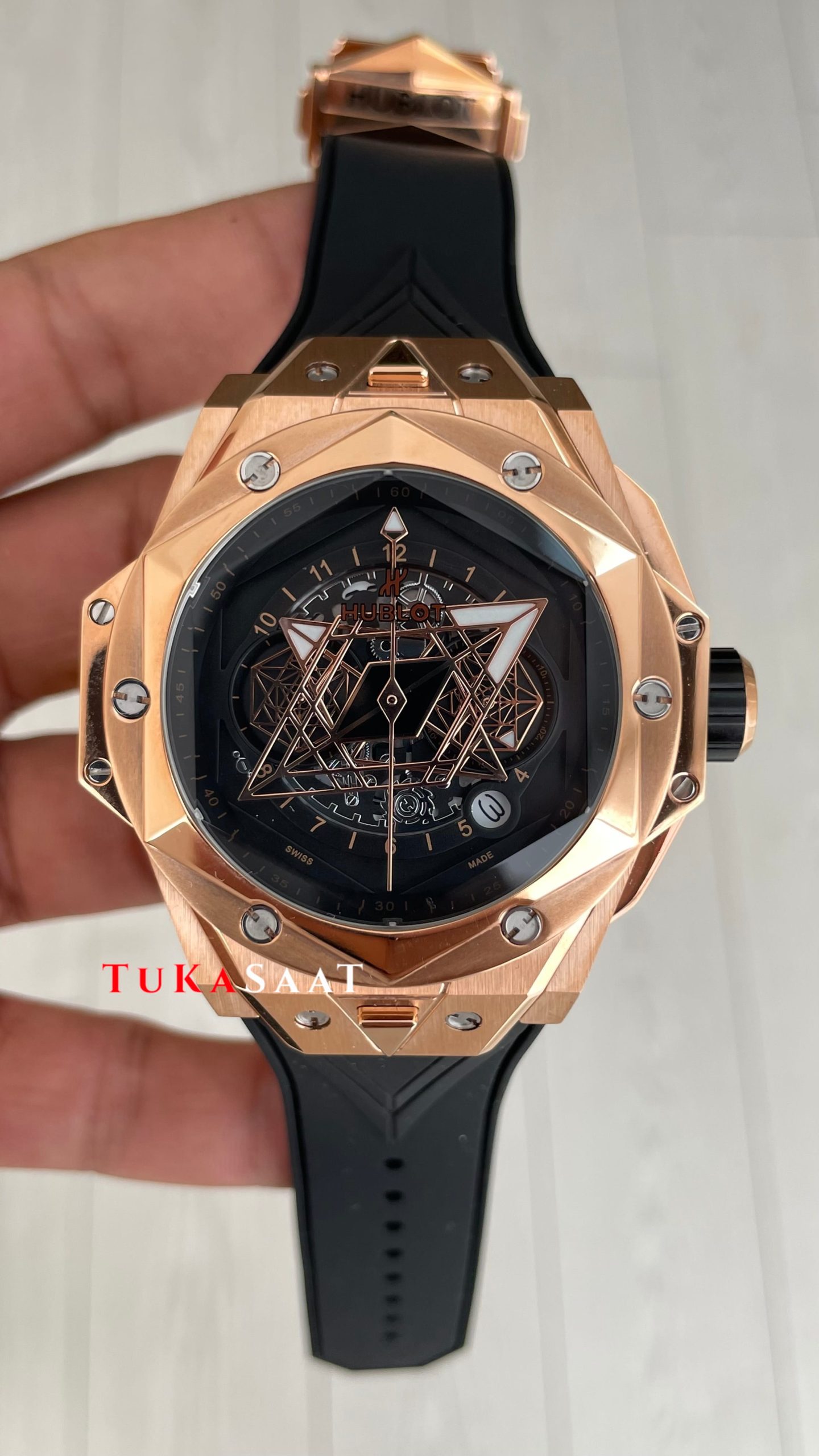 Hublot Sang Bleu II Siyah Kadran 45mm Rose Replika Saat Hublot Sang Bleu II Siyah Kadran 45mm Rose Replika Saat