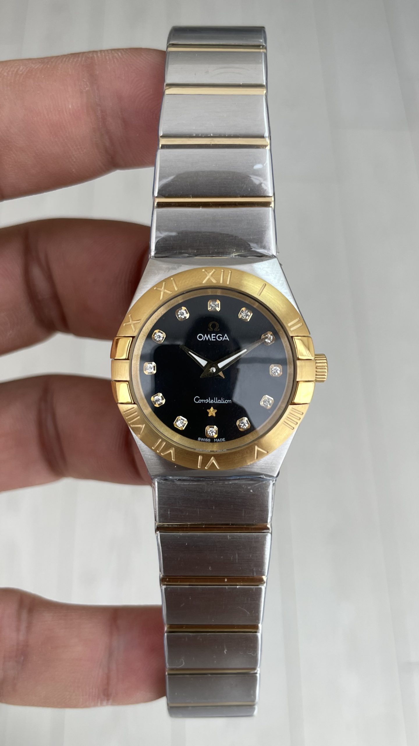 Omega Constellation Siyah Taşlı Kadran 28mm Silver Gold Kadın Saati Omega Constellation Siyah Taşlı Kadran 28mm Silver Gold Kadın Saati