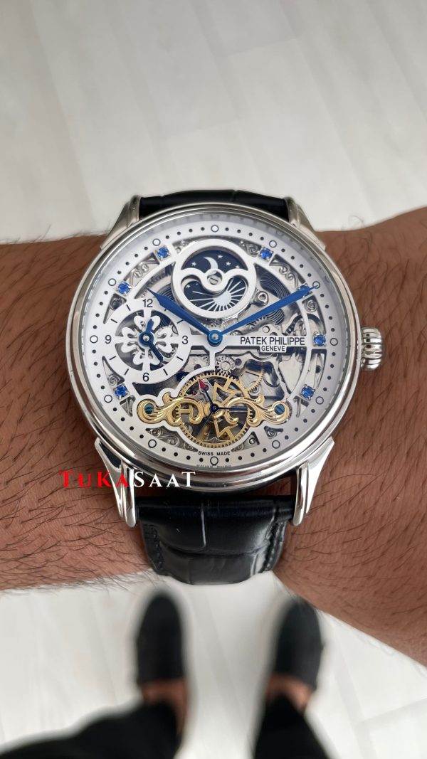 Patek Philippe Geneve Tourbillon Moonphase Skeleton Diamond Dial Beyaz Kadran 42 mm İskelet Taşlı Silver Replika Saat Patek Philippe Geneve Tourbillon Moonphase Skeleton Diamond Dial Beyaz Kadran 42 mm İskelet Taşlı Silver Replika Saat