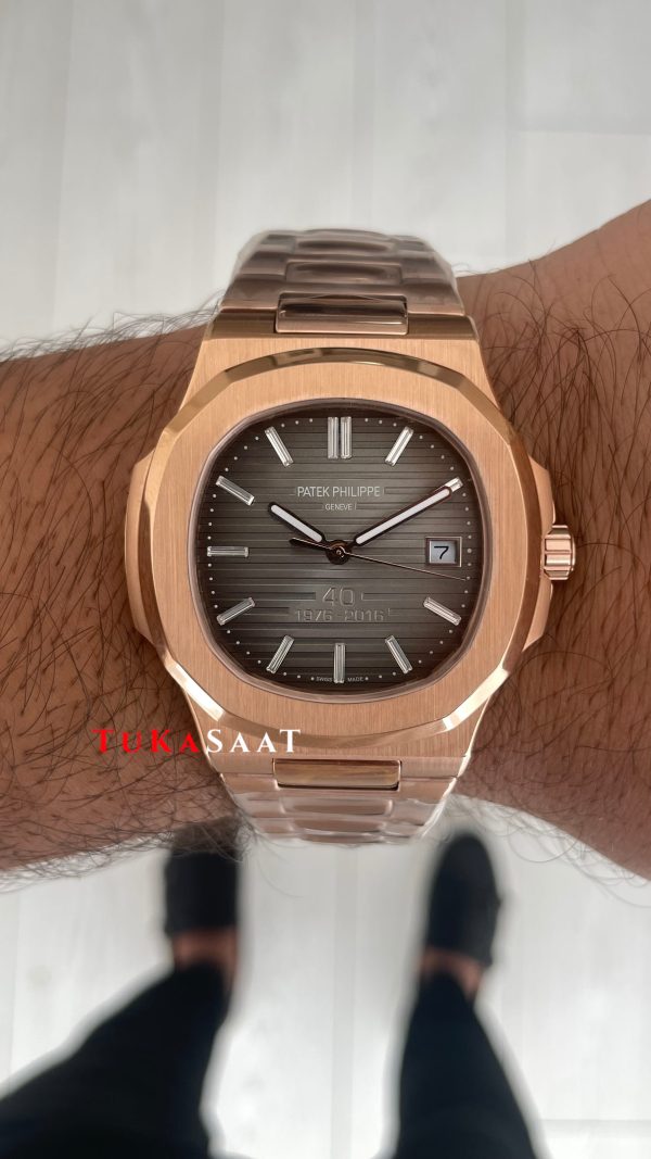 Patek Philippe Nautilus 40th Year Anniversary 5711 Gri Kadran 40 mm Rose Replika Saat