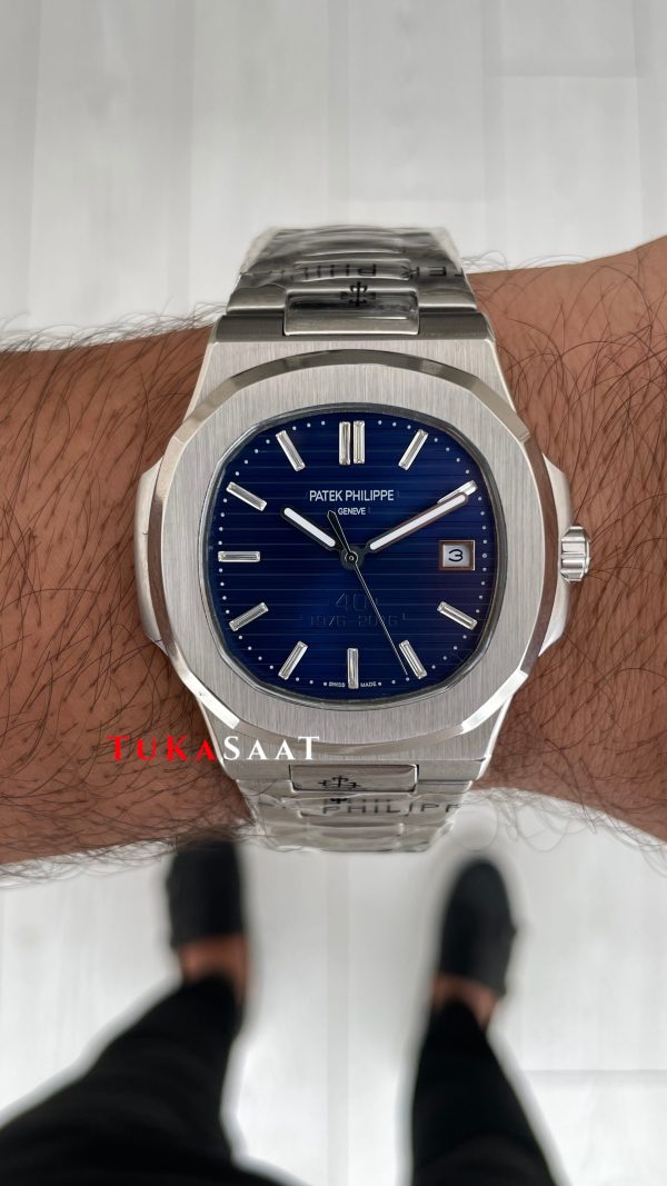 Patek Philippe Nautilus 40th Year Anniversary Platinum Blue 40 mm 5711 Silver 40. Yıla Özel Mavi Kadran Replika Saat Patek Philippe Nautilus 40th Year Anniversary Platinum Blue 40 mm 5711 Silver 40. Yıla Özel Mavi Kadran Replika Saat