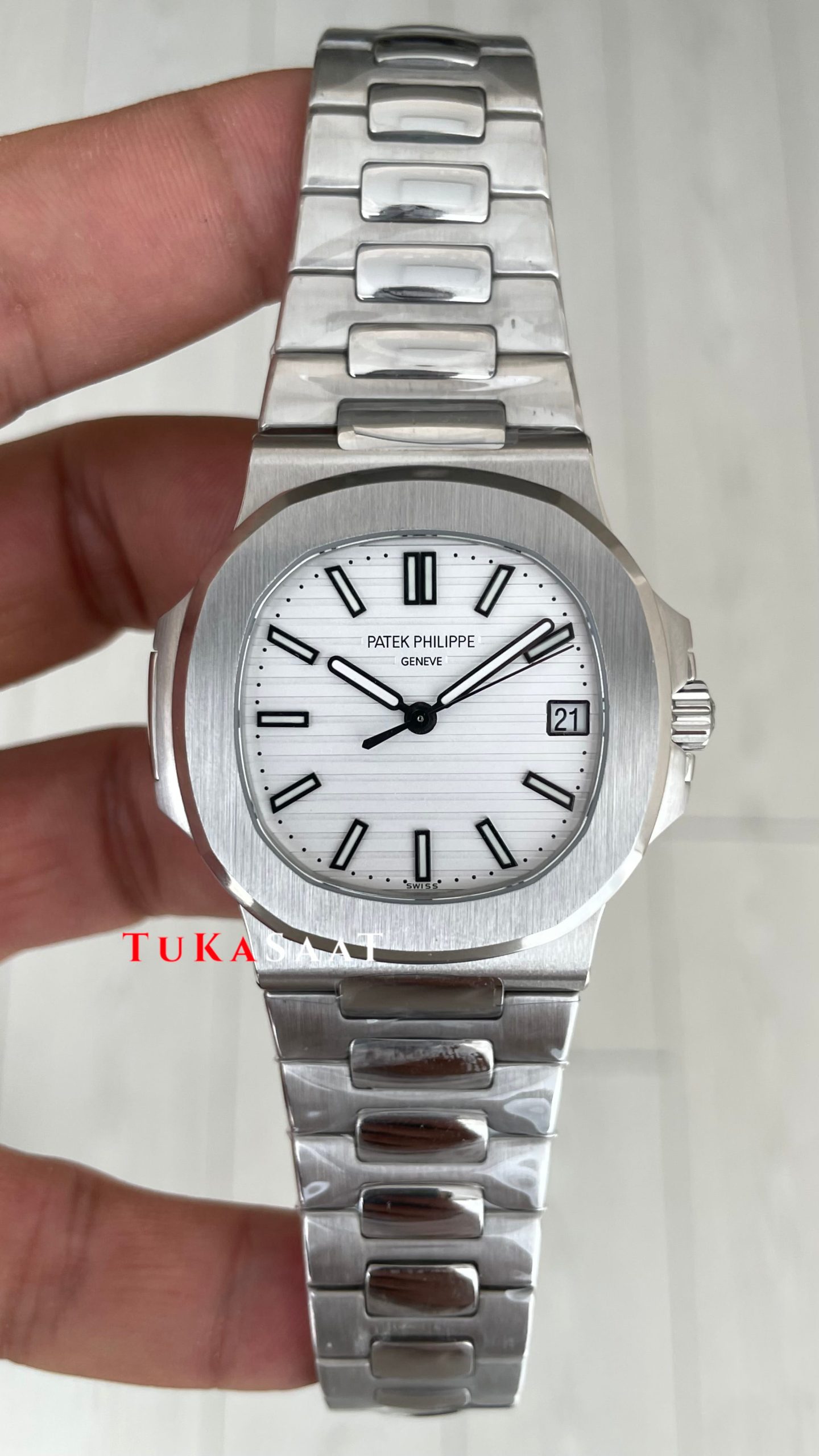 Patek Philippe Nautilus 5711 Beyaz Kadran 40mm Swiss ETA Saat Patek Philippe Nautilus 5711 Beyaz Kadran 40mm Swiss ETA Saat