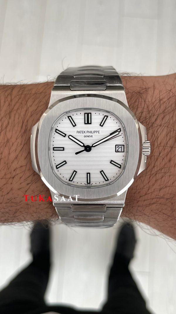 Patek Philippe Nautilus 5711 Beyaz Kadran 40mm Swiss ETA Saat Patek Philippe Nautilus 5711 Beyaz Kadran 40mm Swiss ETA Saat