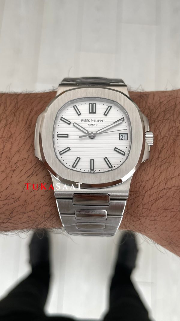 Patek Philippe Nautilus 5711 Beyaz Kadran 40mm Swiss ETA Saat Patek Philippe Nautilus 5711 Beyaz Kadran 40mm Swiss ETA Saat