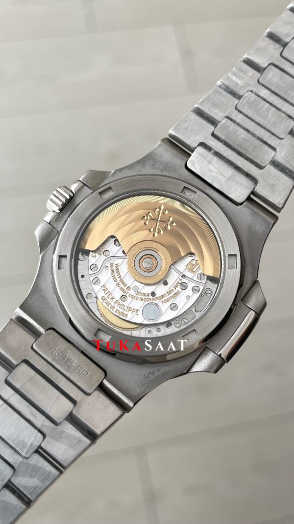 Patek Philippe Nautilus 5711 Beyaz Kadran 40mm Swiss ETA Saat Patek Philippe Nautilus 5711 Beyaz Kadran 40mm Swiss ETA Saat
