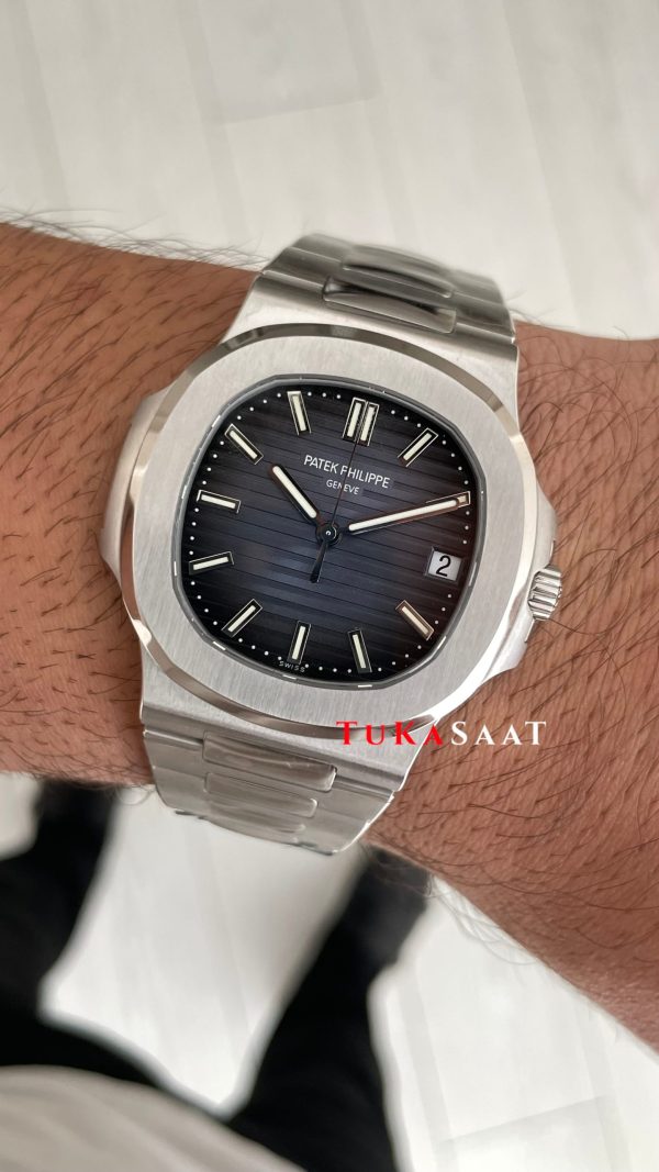 Patek Philippe Nautilus 5711 Mavi Kadran 40mm Super Clone Swiss ETA Saat PP Factory Patek Philippe Nautilus 5711 Mavi Kadran 40mm Super Clone Swiss ETA Saat PP Factory