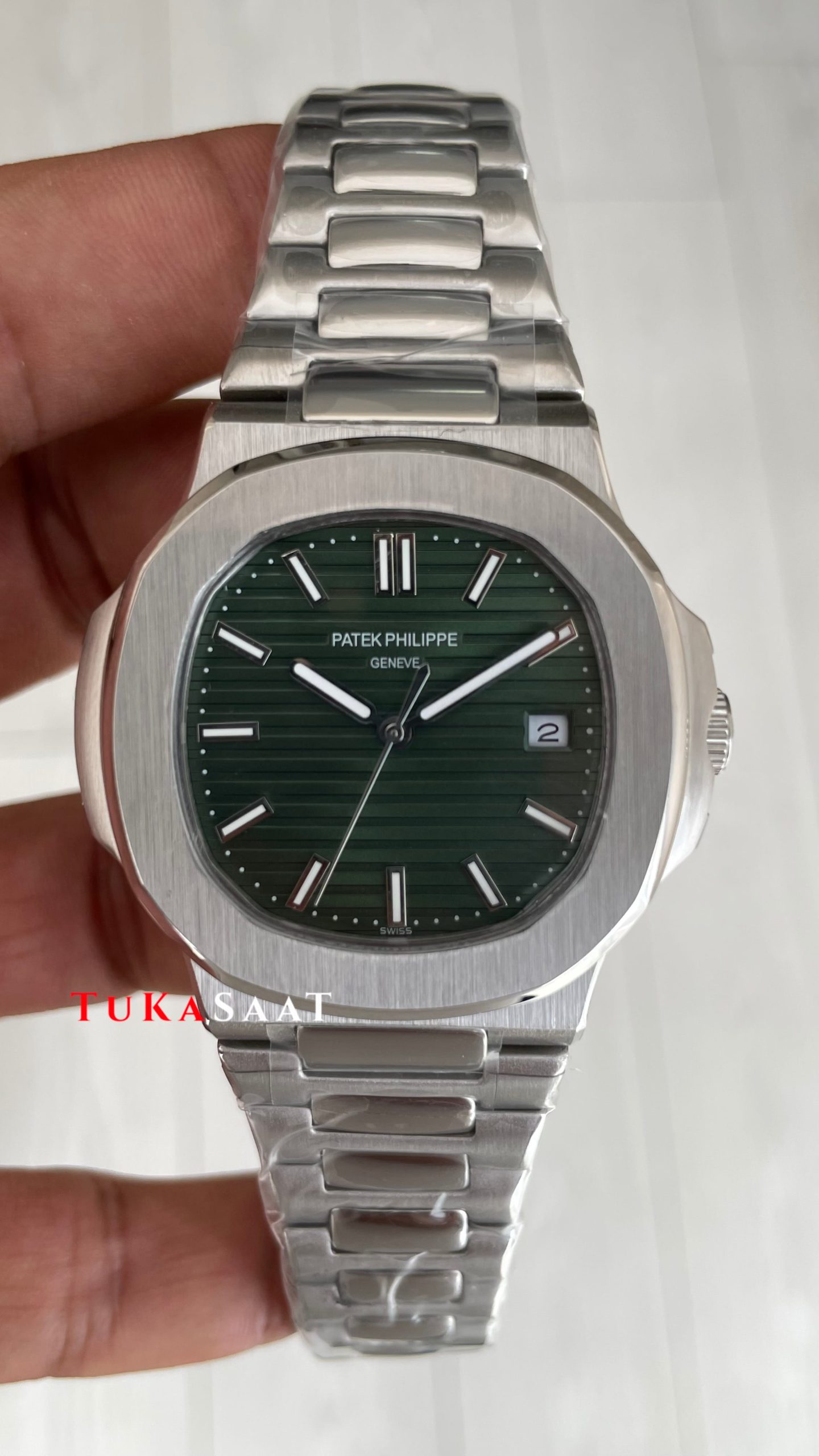 Patek Philippe Nautilus 5711 Yeşil Kadran 40mm Replika Saat Patek Philippe Nautilus 5711 Yeşil Kadran 40mm Replika Saat
