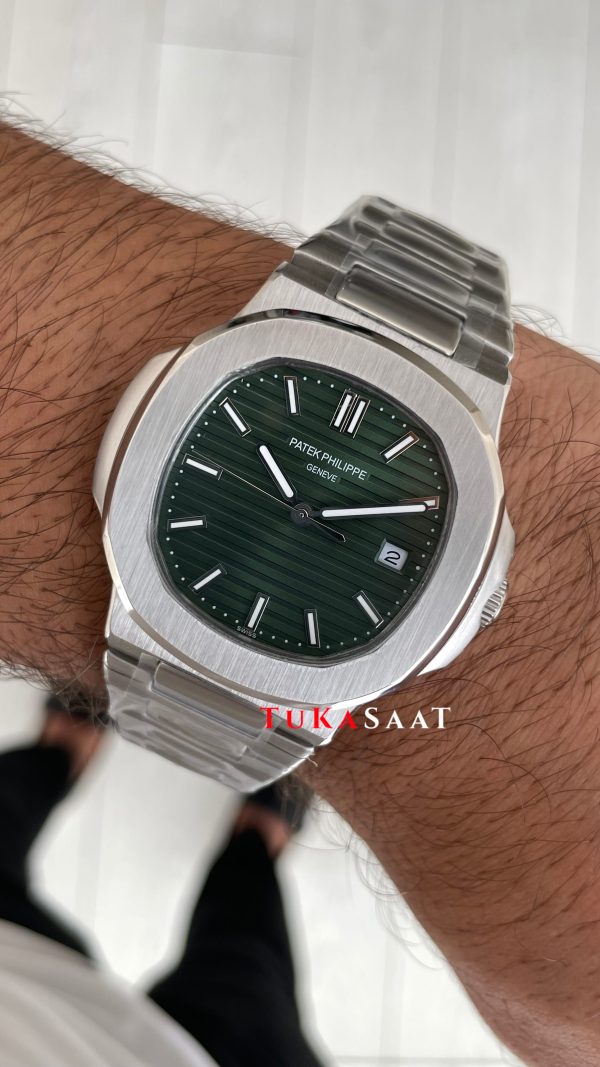 Patek Philippe Nautilus 5711 Yeşil Kadran 40mm Replika Saat Patek Philippe Nautilus 5711 Yeşil Kadran 40mm Replika Saat
