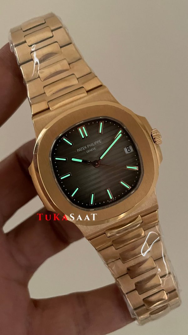 Patek Philippe Nautilus Chocolate 5711R Brown Dial 40 mm Rose Gold Super Clone Swiss ETA Saat PP Factory Patek Philippe Nautilus Chocolate 5711R Brown Dial 40 mm Rose Gold Super Clone Swiss ETA Saat PP Factory