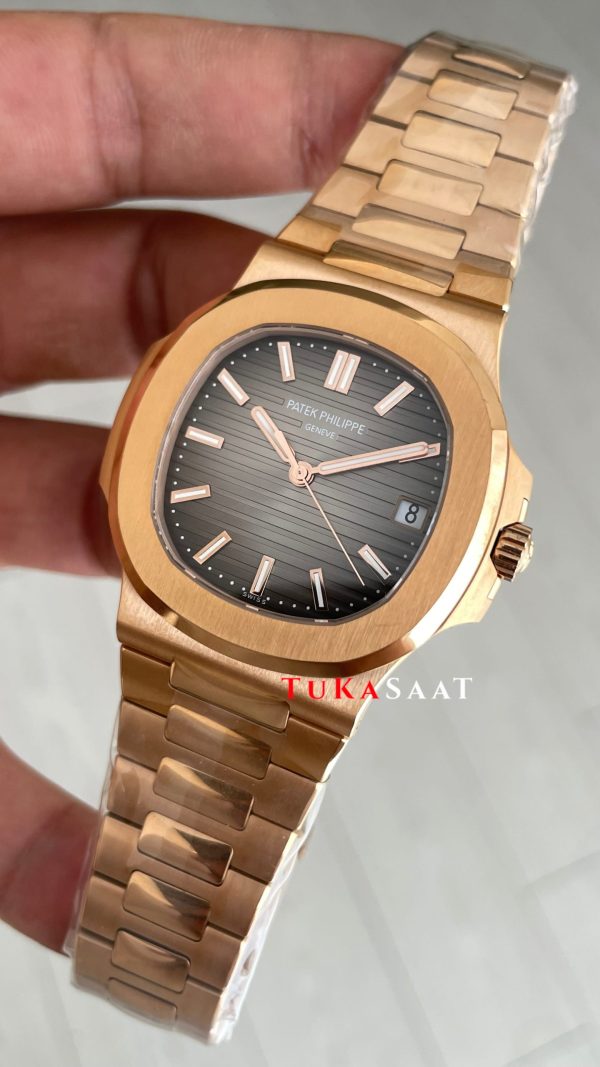 Patek Philippe Nautilus Chocolate 5711R Brown Dial 40 mm Rose Gold Super Clone Swiss ETA Saat PP Factory Patek Philippe Nautilus Chocolate 5711R Brown Dial 40 mm Rose Gold Super Clone Swiss ETA Saat PP Factory