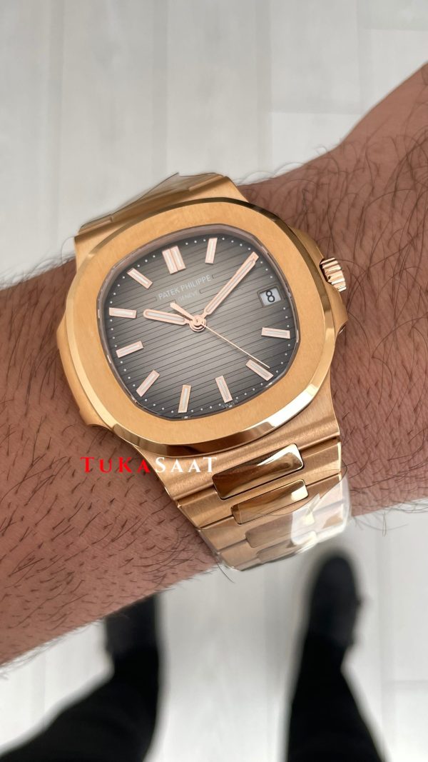 Patek Philippe Nautilus Chocolate 5711R Brown Dial 40 mm Rose Gold Super Clone Swiss ETA Saat PP Factory Patek Philippe Nautilus Chocolate 5711R Brown Dial 40 mm Rose Gold Super Clone Swiss ETA Saat PP Factory