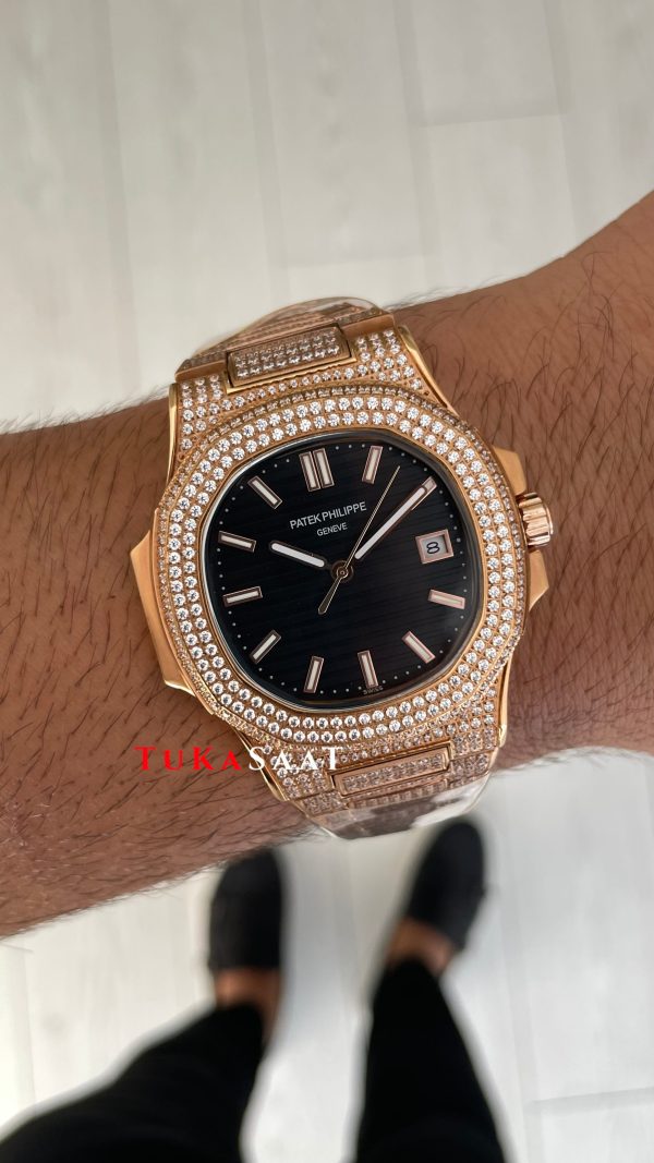 Patek Philippe Nautilus Diamond 5711 Siyah Kadran 40 mm 5711 Rose Replika Saat Patek Philippe Nautilus Diamond 5711 Siyah Kadran 40 mm 5711 Rose Replika Saat