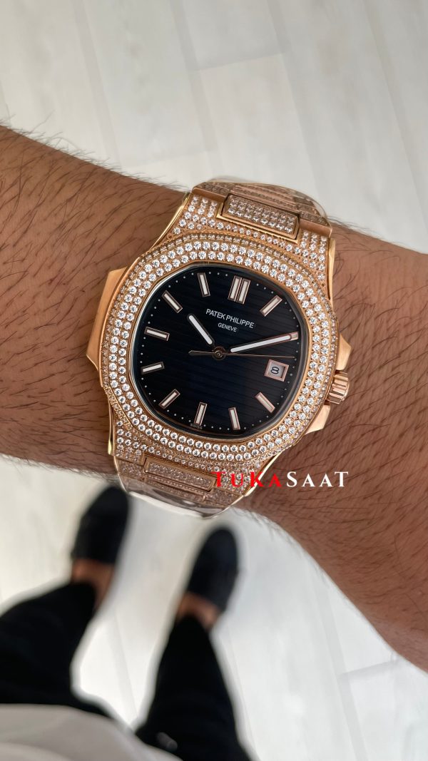 Patek Philippe Nautilus Diamond 5711 Siyah Kadran 40 mm 5711 Rose Replika Saat Patek Philippe Nautilus Diamond 5711 Siyah Kadran 40 mm 5711 Rose Replika Saat