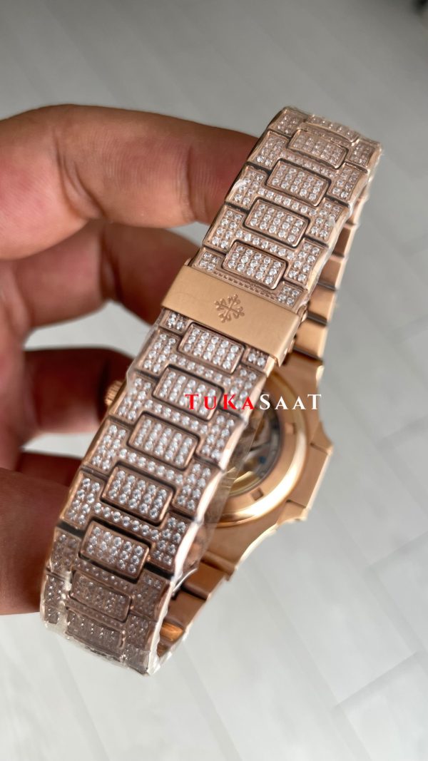 Patek Philippe Nautilus Diamond 5711 Siyah Kadran 40 mm 5711 Rose Replika Saat Patek Philippe Nautilus Diamond 5711 Siyah Kadran 40 mm 5711 Rose Replika Saat