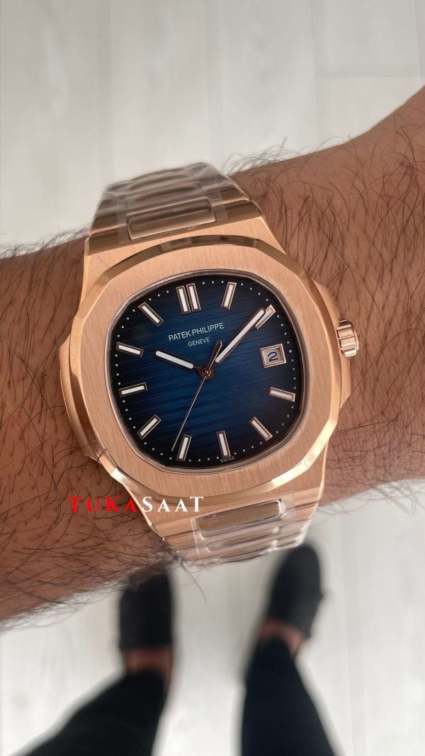 Patek Philippe Nautilus Mavi Kadran 5711 Rose 40 mm Replika Saat Patek Philippe Nautilus Mavi Kadran 5711 Rose 40 mm Replika Saat