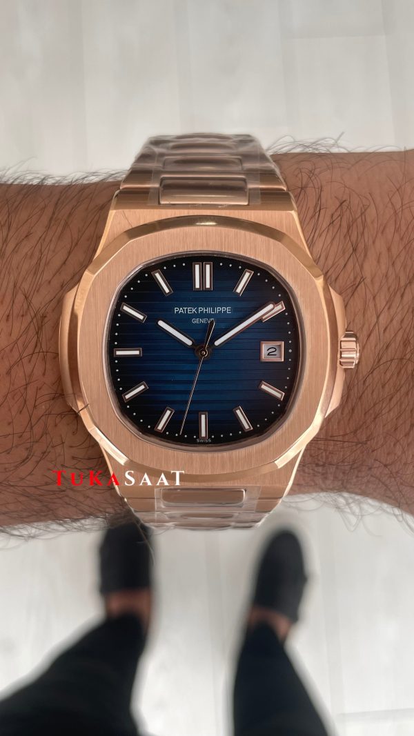 Patek Philippe Nautilus Mavi Kadran 5711 Rose 40 mm Replika Saat Patek Philippe Nautilus Mavi Kadran 5711 Rose 40 mm Replika Saat