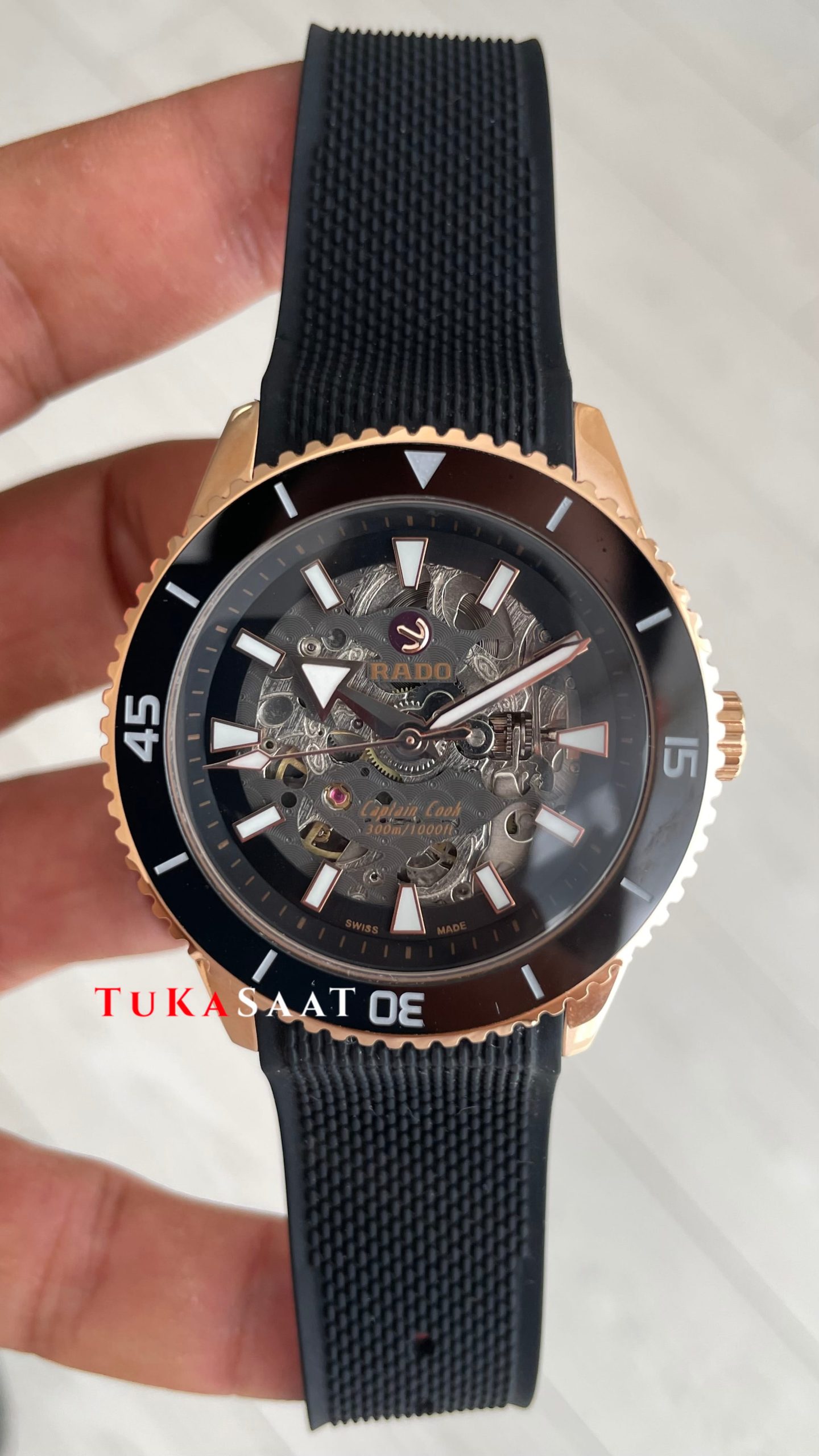Rado Captain Cook iskelet Siyah Rose Kauçuk Rado Captain Cook iskelet Siyah Rose Kauçuk