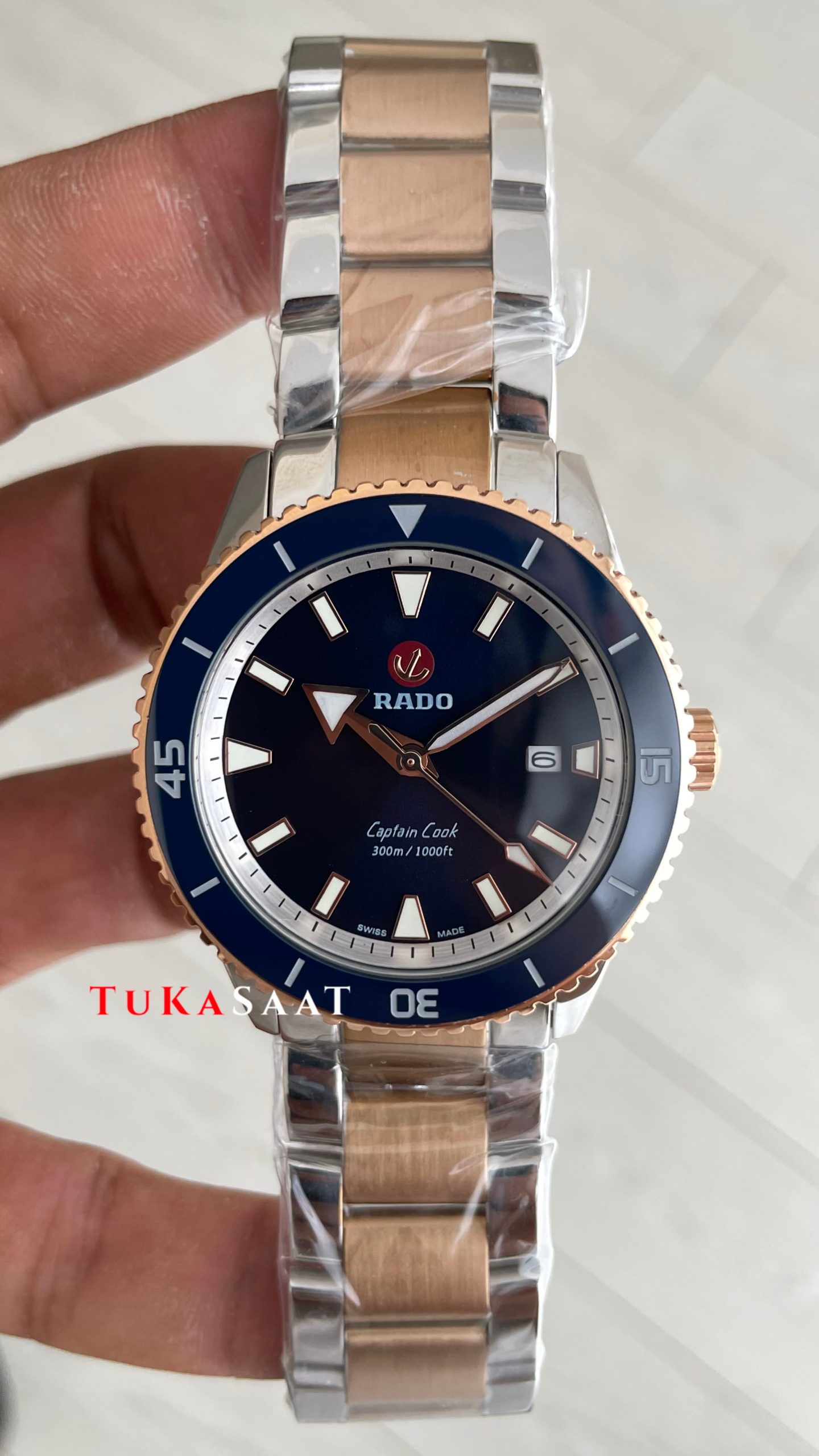 Rado Captain Cook Mavi Oyster Two Tone Rose Rado Captain Cook Mavi Oyster Two Tone Rose